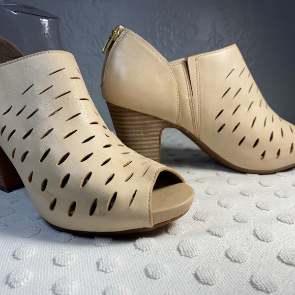 LADIES CLARKS OKENA POSH LEATHER ZIP CASUAL PEEP TOE HEELED MULES - Picture 12 of 16